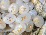 Runy Kryształ górski białe kamienie runiczne zestaw 25szt + Sakwa  Runy na krysztale Runy na kamieni